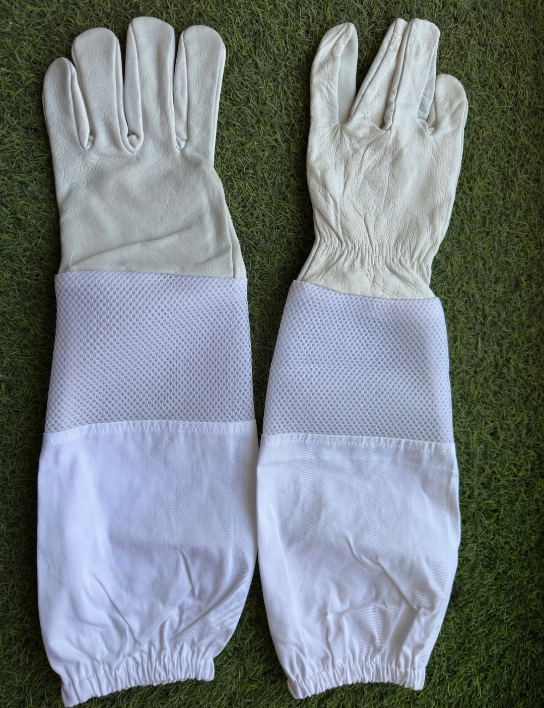 Leather gloves